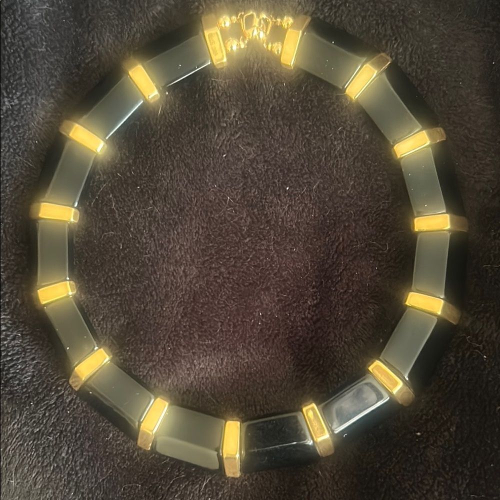 VINTAGE SIGNED NAPIER GOLD TONE & BLACK LUCITE 16” COLLAR NECKLACE